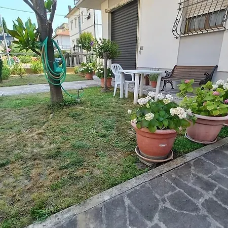 La Casa Dei Nonni Apartment *
